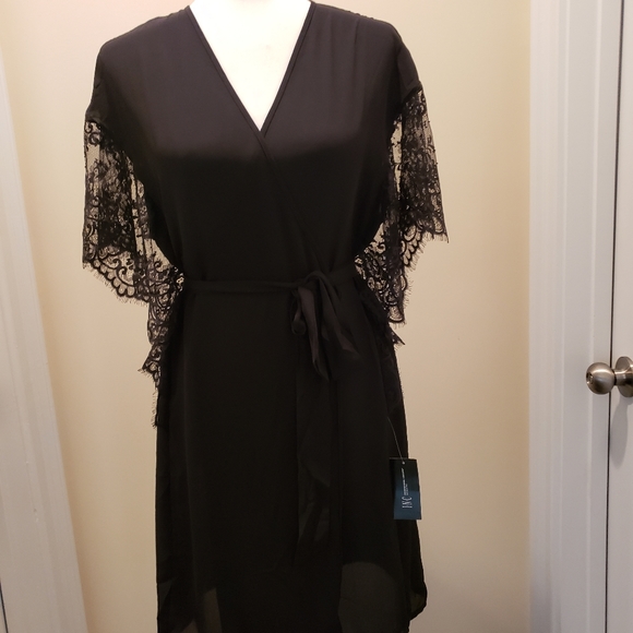 INC Women's Black Lace-Sleeve Chiffon Wrap Robe. - Picture 2 of 5